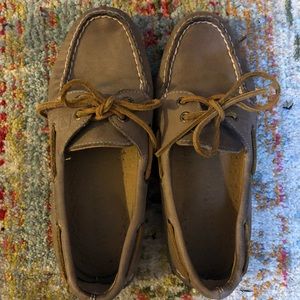 Sperry boat shoes size 6. Dark grey/tan